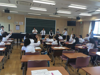 東京都立王子総合高校 ボイス・スピーチトレーニング授業の様子